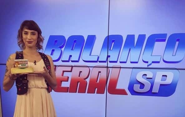 A jornalista Poliana Rosado no Balanço Geral SP. (Foto: Reprodução/Instagram)