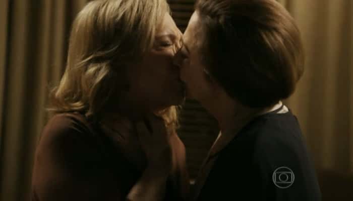 Fernanda Montenegro e Nathalia Timberg em cena de Babilônia. (Foto: Reprodução/TV Globo)