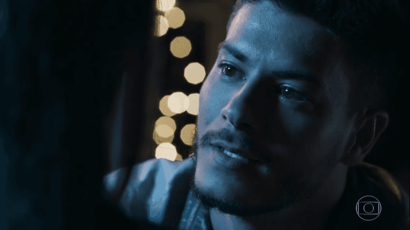 Diego (Arthur Aguiar) em cena de O Outro Lado do Paraíso (Foto: Reprodução/Globo)