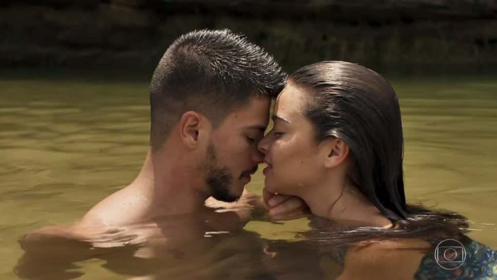 Diego e Melissa em O Outro Lado do Paraíso. (Foto: Reprodução/TV Globo)