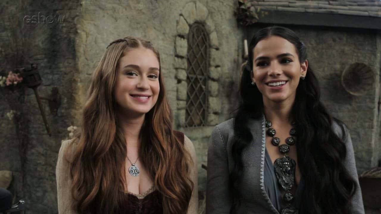 Marina Ruy Barbosa e Bruna Marquezine (Foto: Reprodução)