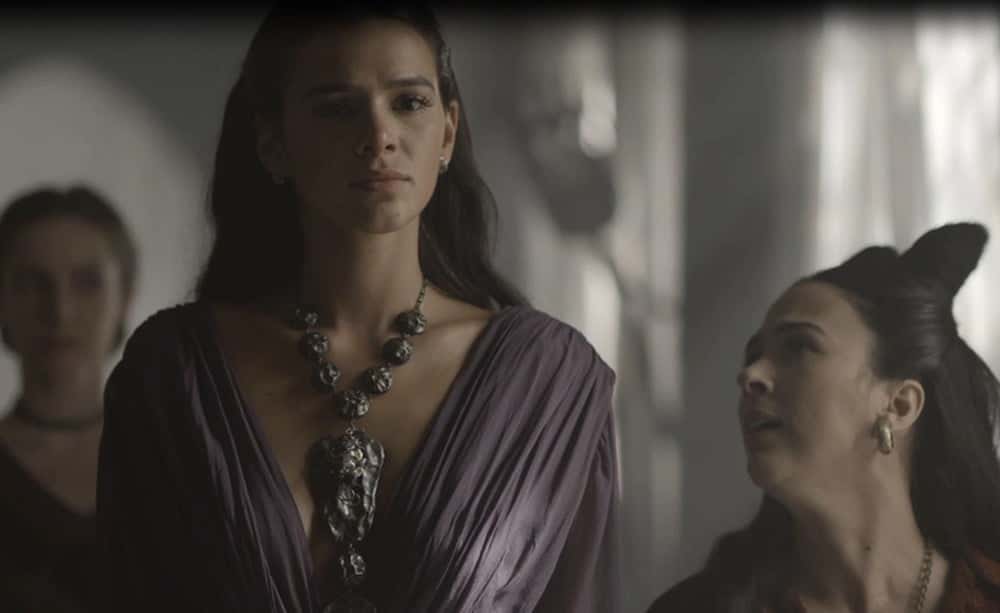 Lucrécia e Catarina em Deus Salve o Rei (Foto: Reprodução)