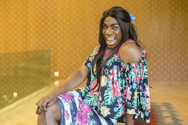 Lázaro Ramos como Priscila (Foto: Divulgação)