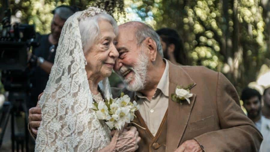 Josafá e Mercedes em esperada cena de casamento (Foto: Globo/Raquel Cunha)