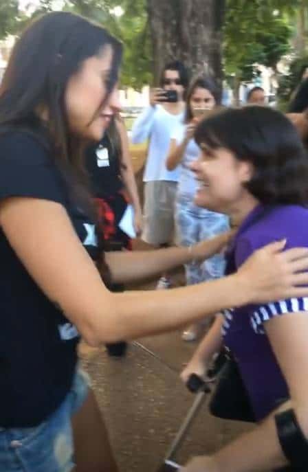 Fãs de Breno e Paula se reuniram no centro de Belo Horizonte (Foto: Reprodução/Instagram)