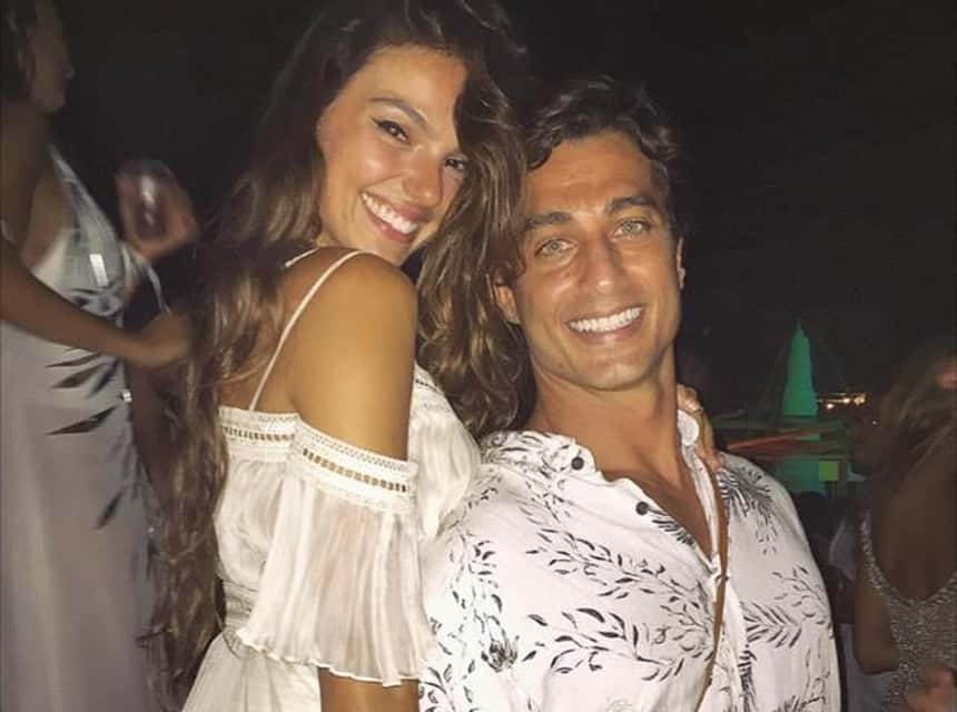 Isis Valver e André vão se casar (Foto: Reprodução)