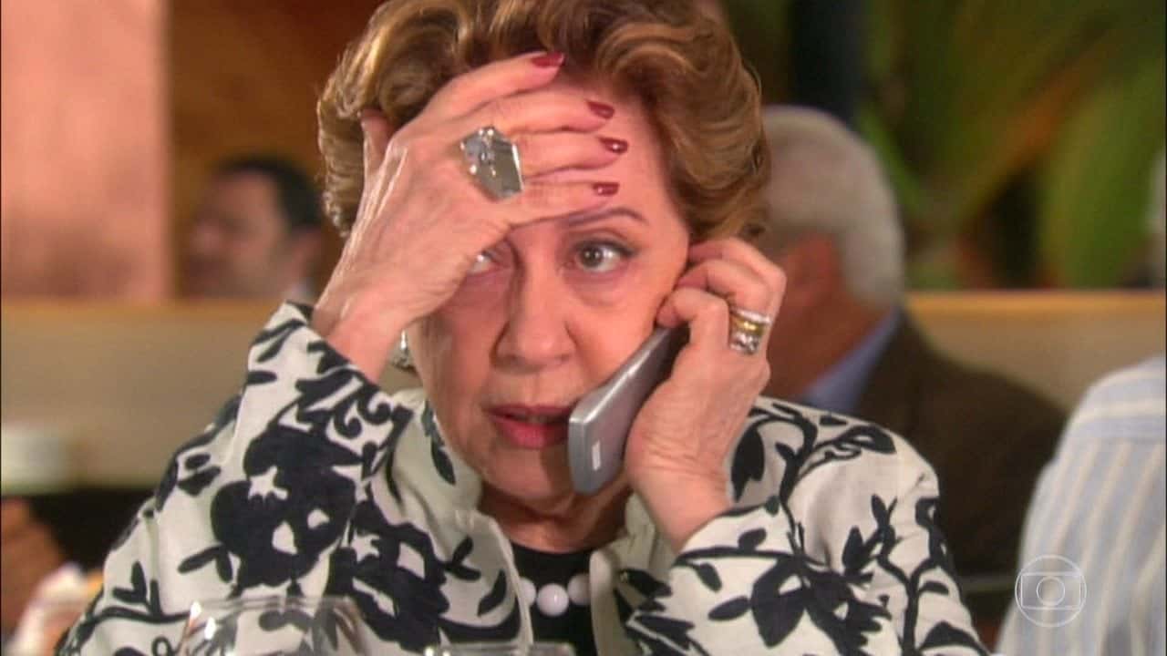 Bia Falcão (Fernanda Montenegro) em cena de Belíssima (Foto: Reprodução/Globo)