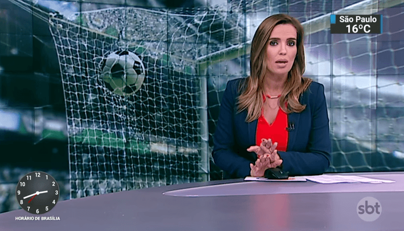 Karyn Bravo no comando do SBT Notícias. (Foto: Reprodução/SBT)