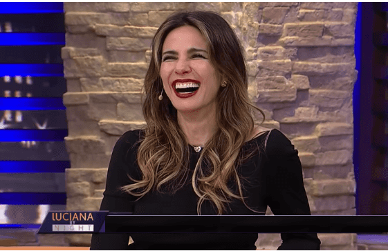 Luciana Gimenez debochou de enchente no Brasil (Foto: Reprodução/RedeTV)