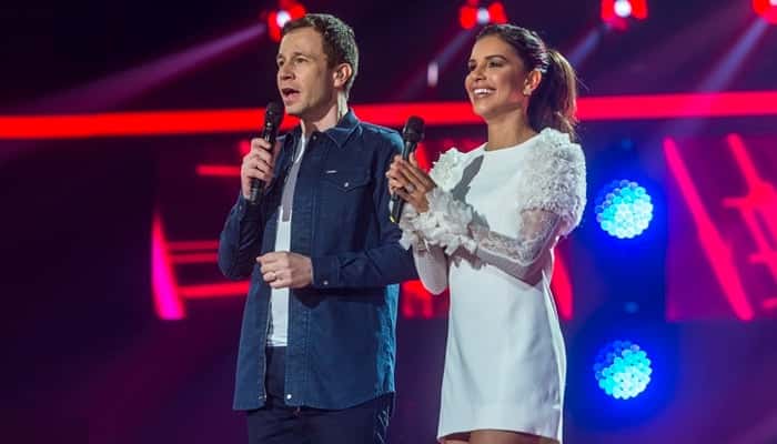 Tiago Leifert e Mariana durante o lançamento da edição 2018 do The Voice Brasil (Foto: Globo/Raquel Cunha)