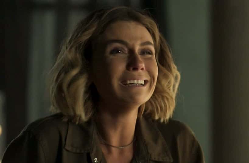 Luzia entra em desespero em Segundo Sol (Foto: Reprodução)
