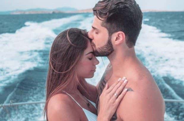 DJ pediu a mão da médica em casamento (Foto: Reprodução/Instagram)