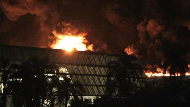 x78154879_ri-rio-de-janeiro-29-07-2018-incendio-no-riocentro-local.personagemfotopaulo-nicolella-.jpg.pagespeed.ic.Xx4TIErgL8