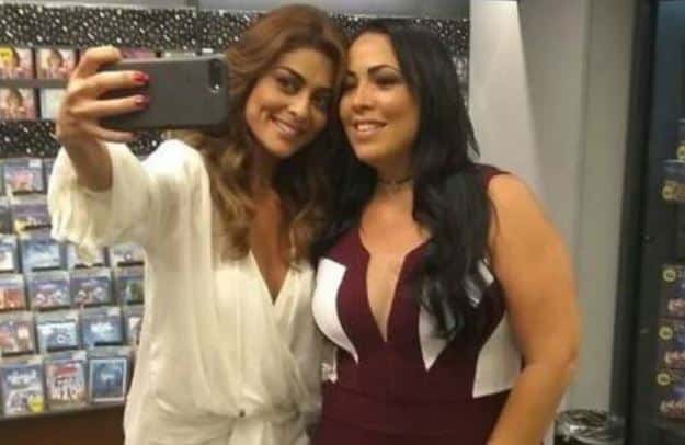 Juliana Paes ao lado de Fabiana Escobar (Foto: Reprodução)
