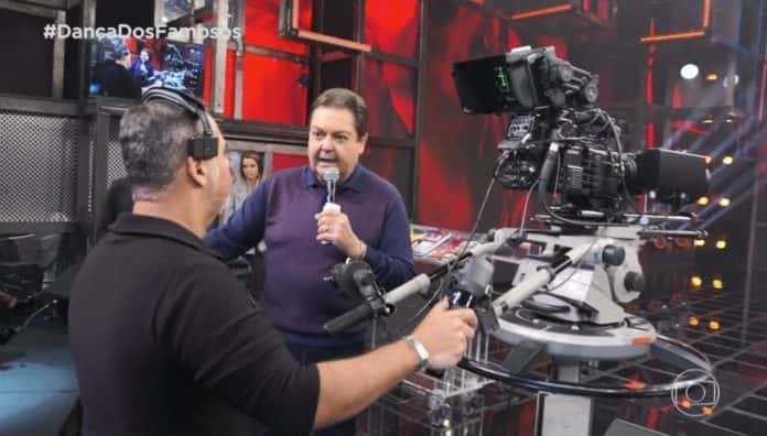 Faustão explicou no Domingão a mudança nas imagens do programa (Reprodução/TV Globo)