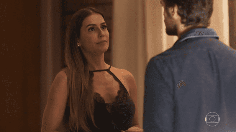 Karola (Deborah Secco) e Beto (Emilio Dantas) em cena de Segundo Sol (Foto: Reprodução/Globo)