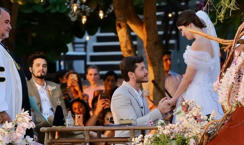 Camila Queiroz e Klebber Toledo (Foto: Manuela Scarpa e Iwi Onodera/Brazil News)