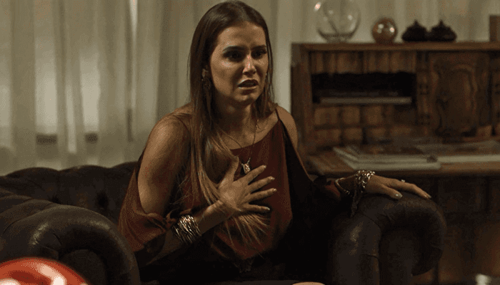 Karola (Deborah Secco) em cena de Segundo Sol (Foto: Reprodução/Globo)