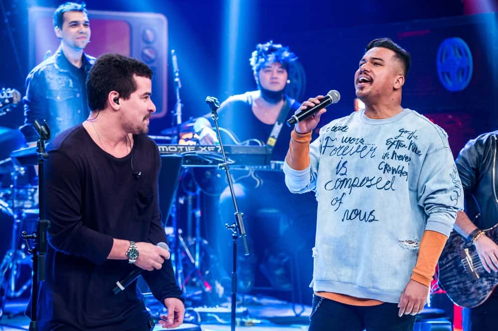 Bruno Cardoso e Thiago Martins no Altas Horas (Foto: Fábio Rocha/Globo)