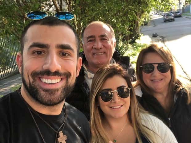 Kaysar e a família (Foto: Instagram/Reprodução)