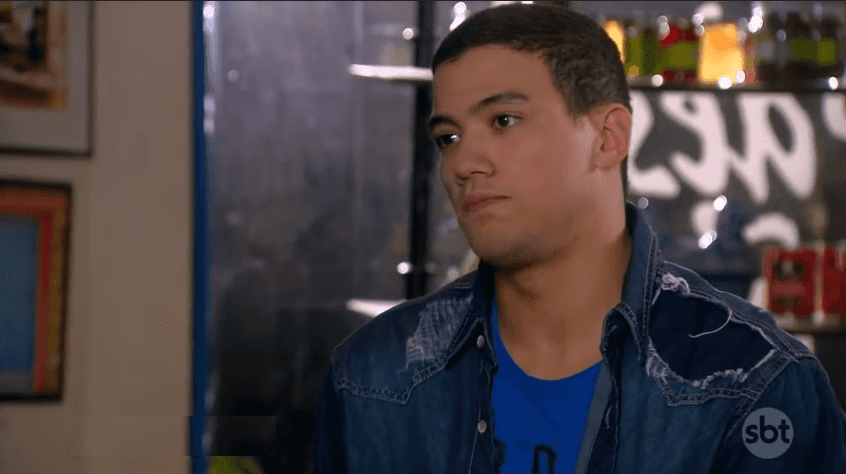 Guilherme (Lawrran Couto) em cena na novela As Aventuras de Poliana. (Foto: Reprodução)