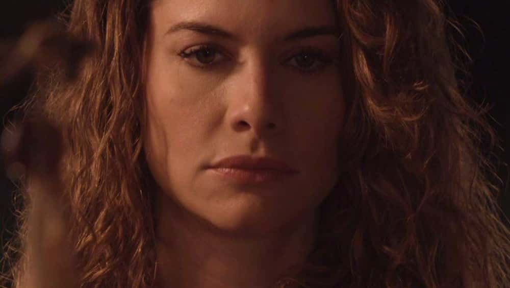 Alinne Moraes vive a vilã Isabel em Espelho da Vida (Foto: Reprodução/Globo)