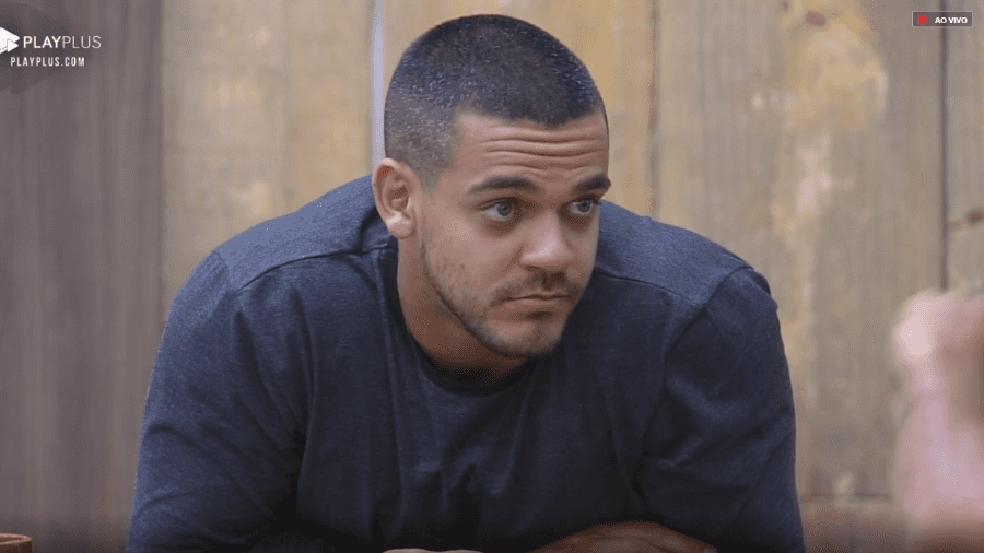 Caique Aguiar em A Fazenda 10 (Foto: Reprodução/PlayPlus)
