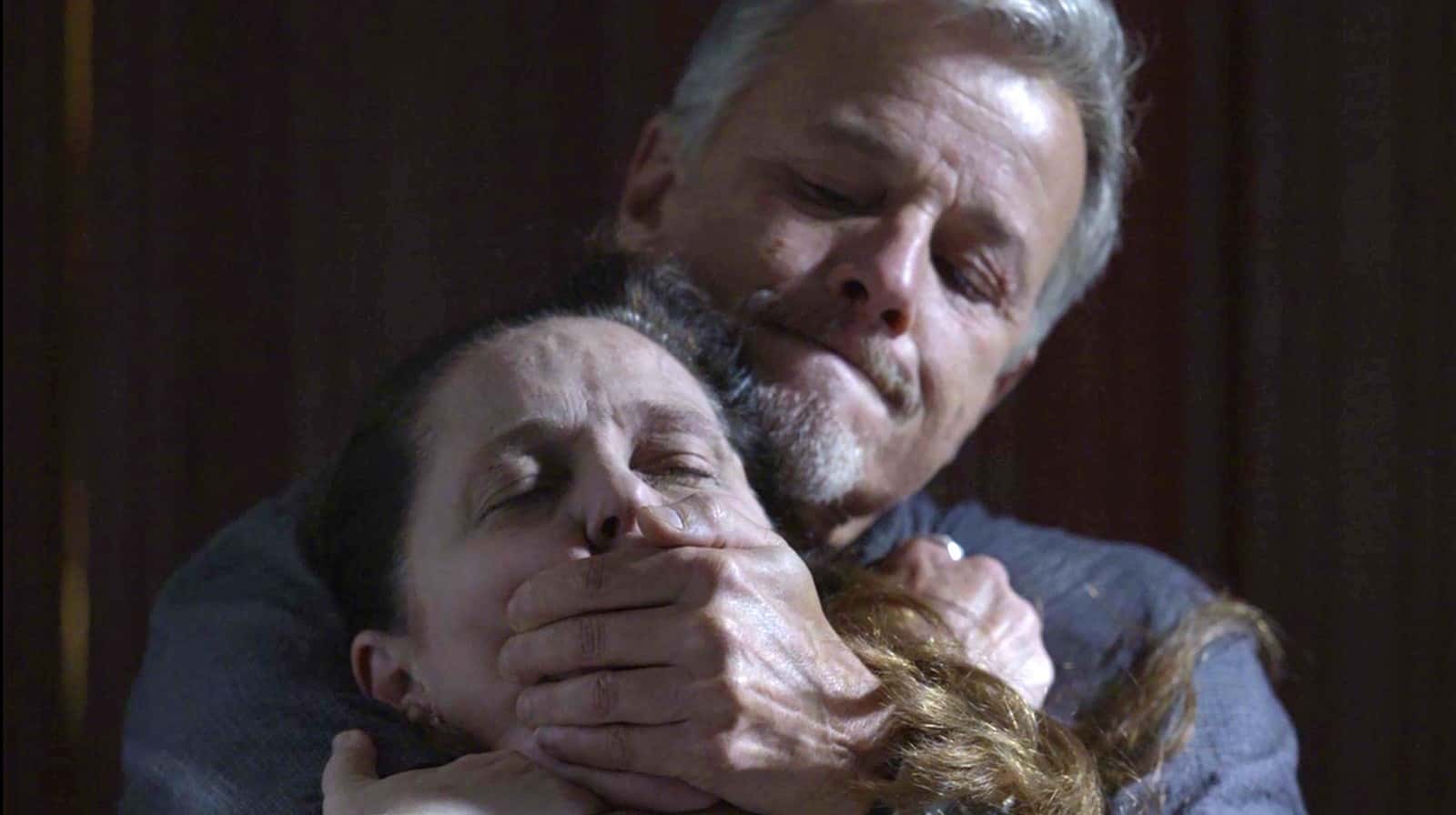 Sampaio e Judith em cena de O Sétimo Guardião (Foto: Reprodução)
