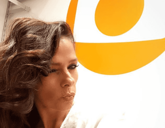 Adriane Galisteu estreou como atriz na TV Globo com a novela O Tempo Não Para. (Foto: Reprodução/Instagram)