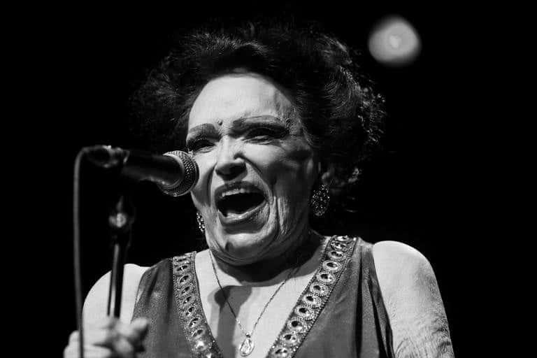 http://tvfoco.uai.com.br/wp-content/uploads/2015/05/Daniela-Mercury.jpg