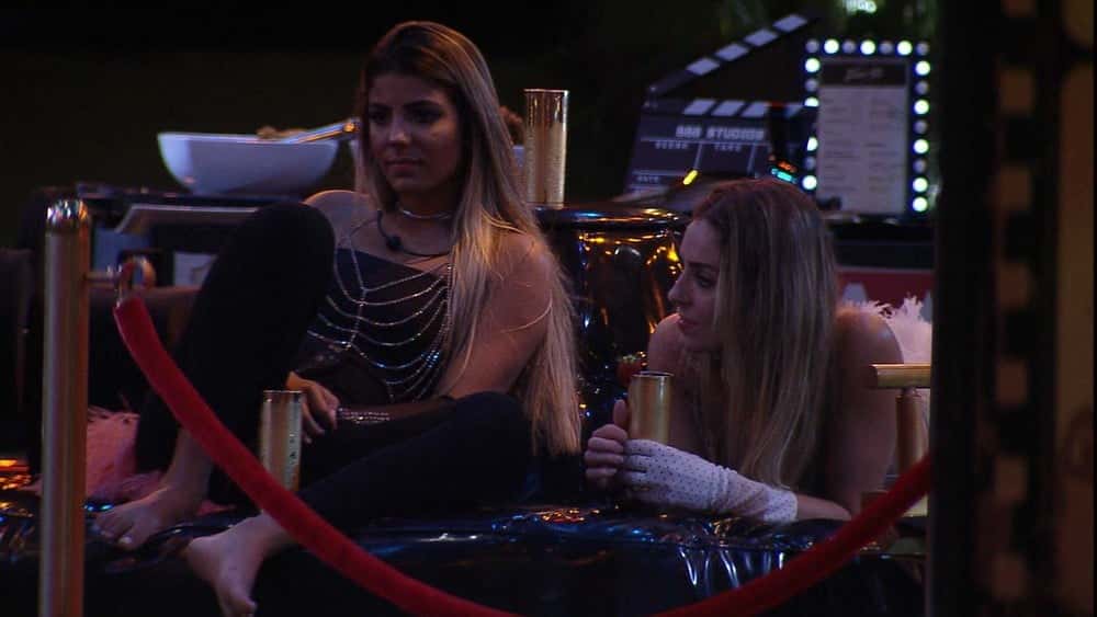 Hariany e Paula no BBB19 (Foto: Reprodução)