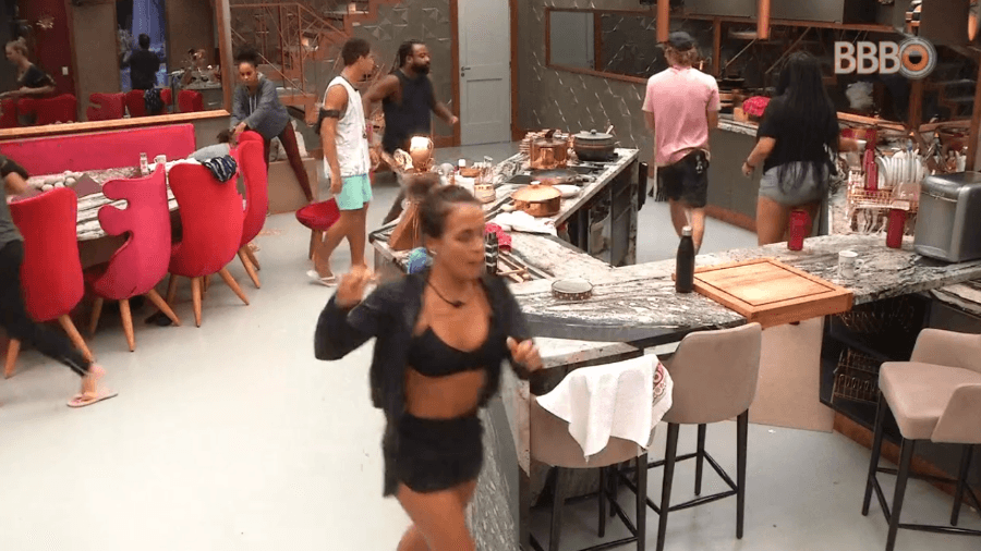 http://tvfoco.uai.com.br/wp-content/uploads/2015/05/Daniela-Mercury.jpg