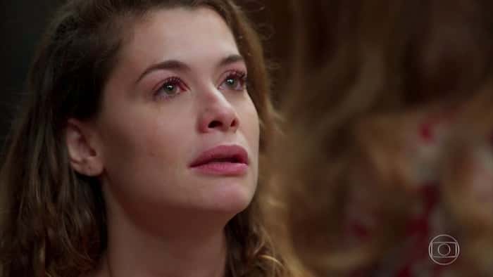 Isabel (Alinne Moraes) em cena de Espelho da Vida (Foto: Reprodução/Globo)