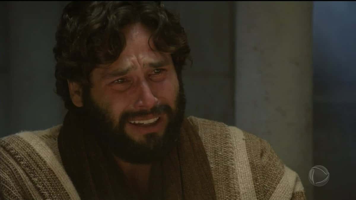 Dudu Azevedo emocionou o público em cena da novela Jesus, da Record. (Foto: Reprodução)