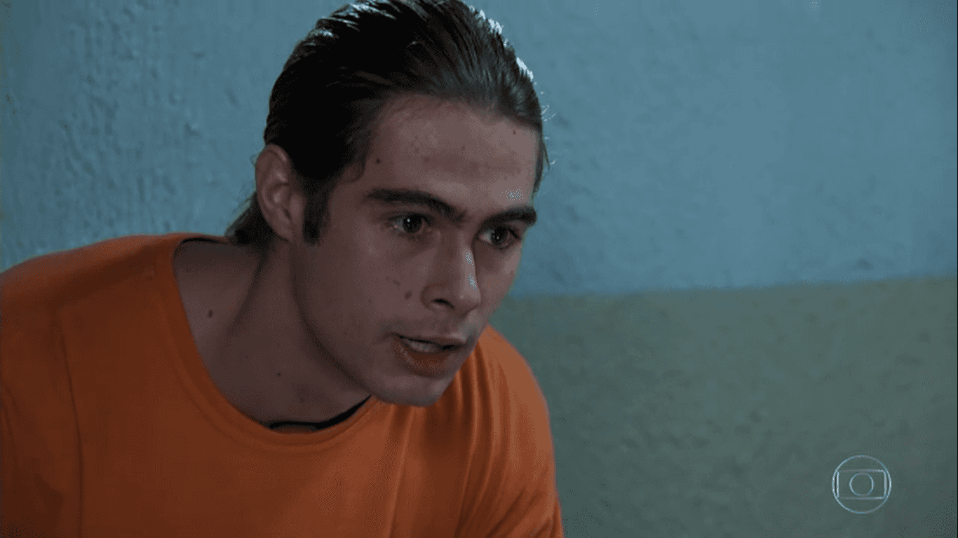 João (Rafael Vitti) vai ficar em choque ao achar que ninguém o receberá em Verão 90, novela das sete da Globo. (Foto: Reprodução)