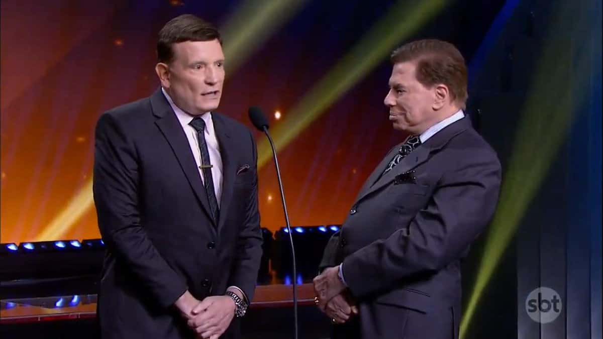 Roberto Cabrini com Silvio Santos no Troféu Imprensa no SBT. (Foto: Reprodução)