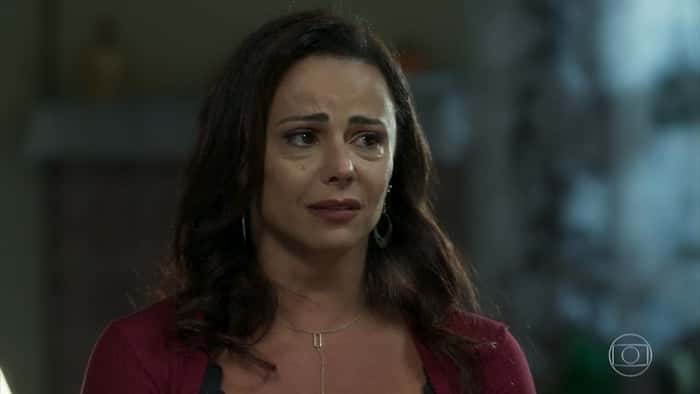 Neide (Viviane Araújo) em cena de O Sétimo Guardião (Foto: Reprodução/Globo)