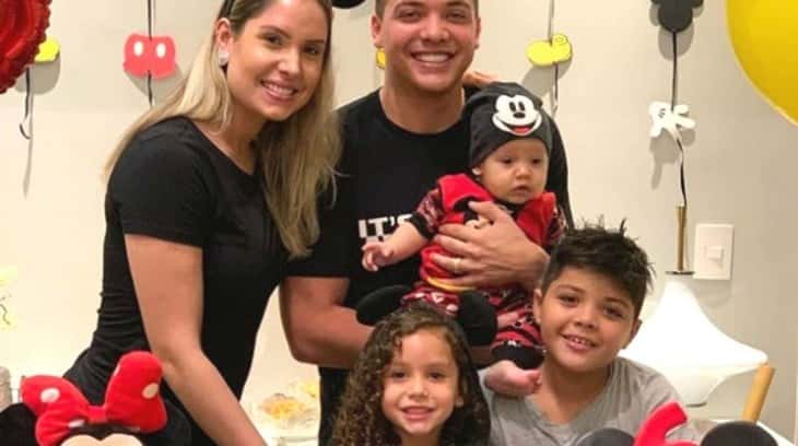 Wesley Safadão e família (Divulgação/Bebemamae)