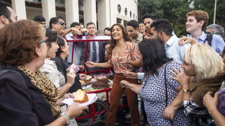 Juliana Paes durante gravações de A Dona do Pedaço (Foto: Divulgação)