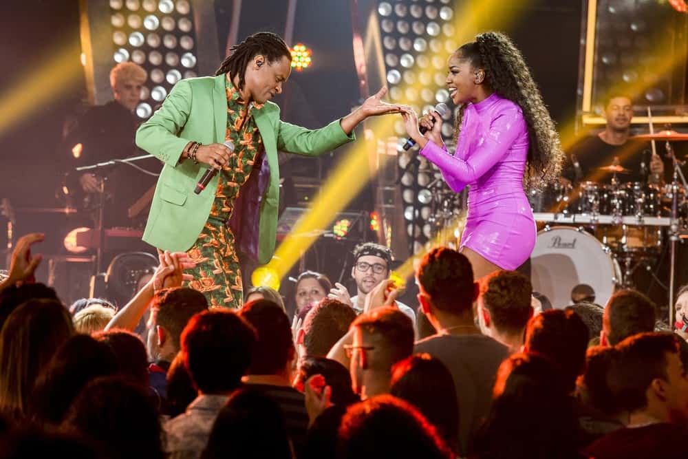 Iza e Toni Garrido no comando do SóTocaTop (Foto: Fábio Rocha/TV Globo)