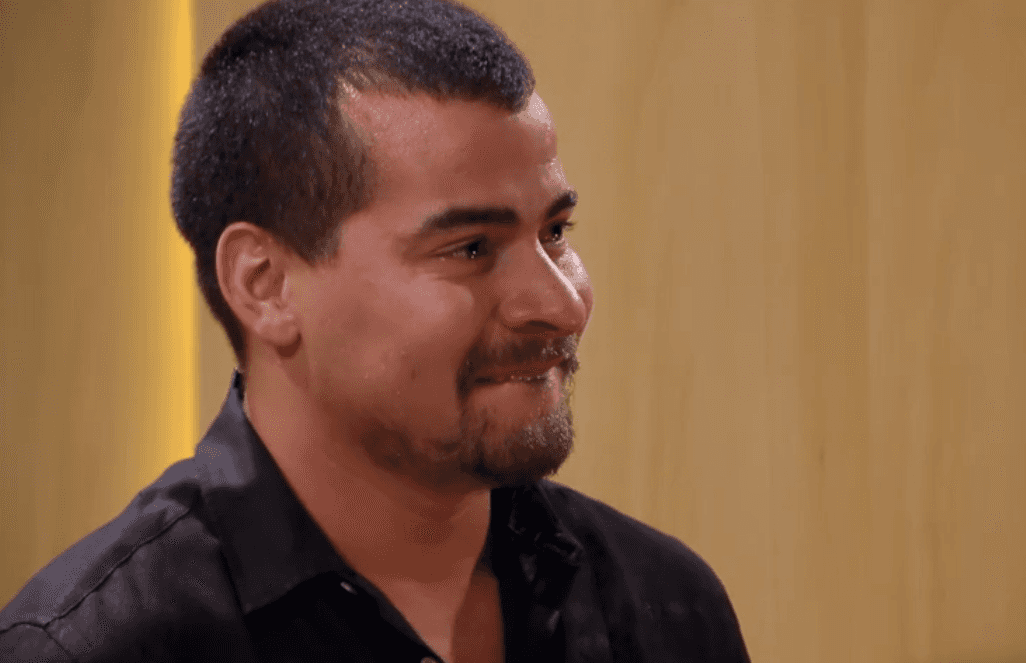 O ator Thiago foi às lágrimas ao falar de tragédia (Foto: Reprodução/Globo)
