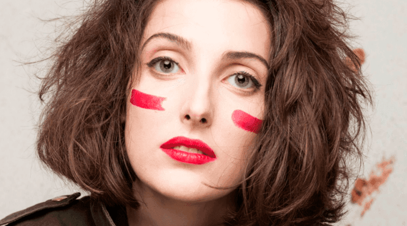Clarice Falcão lamento agressão sofrida pelo seu melhor amigo (Foto: Divulgação)