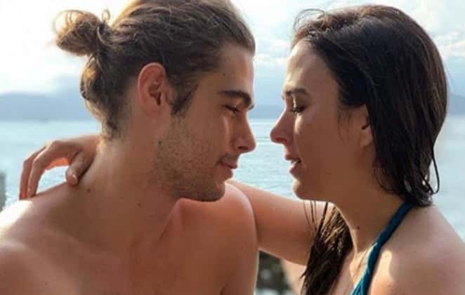 Os atores Rafael Vitti e Tatá Werneck anunciaram o nascimento da primeira filha (Foto: Reprodução)