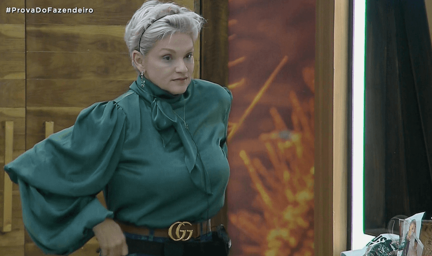 Andréa de Nóbrega já armou os primeiros barracos na Fazenda 11 da Record TV (Reprodução: PlayPlus)