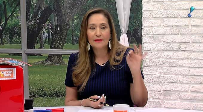 A apresentadora do A Tarde É Sua da RedeTV! (Reprodução)