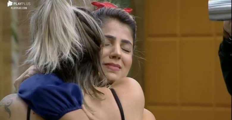 Hariany tocou o sino após briga com Phelipe Haagensen (Foto: Reprodução)