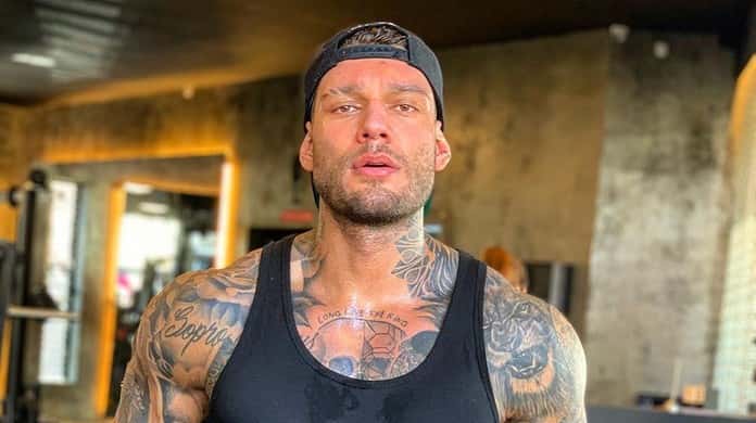 Lucas Lucoo surgiu em foto sensual e fez a graça de suas seguidoras