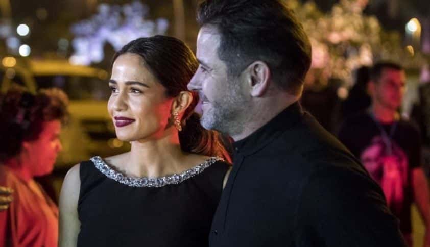 Lídia (Malu Galli) e Érica (Nanda Costa) vão acabar brigando em Amor de Mãe por causa de Raul (Murilo Benício) (Foto: Reprodução/TV Globo)