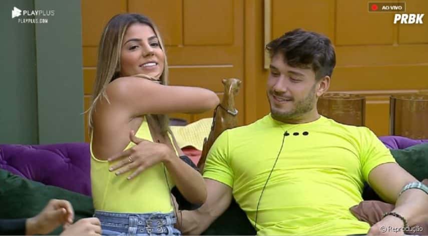 Lucas Viana e Hariany Almeida vivem romance entre idas e vindas em "A Fazenda", da Record (Reprodução: PlayPlus)