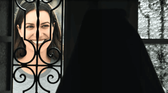 Fabiana (Nathalia Dill) volta para o convento em A Dona do Pedaço (Foto: Reprodução/Globo)